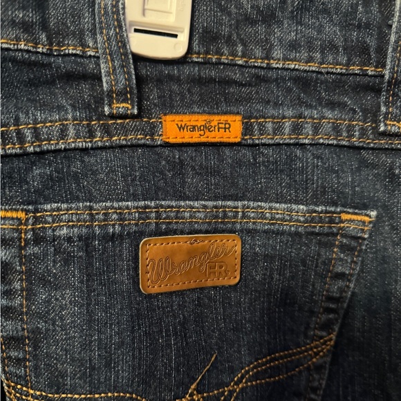 Wrangler flame resistant jeans - Picture 5 of 8